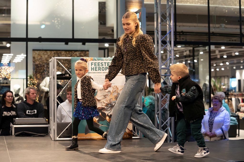 Modeshow 134.jpg